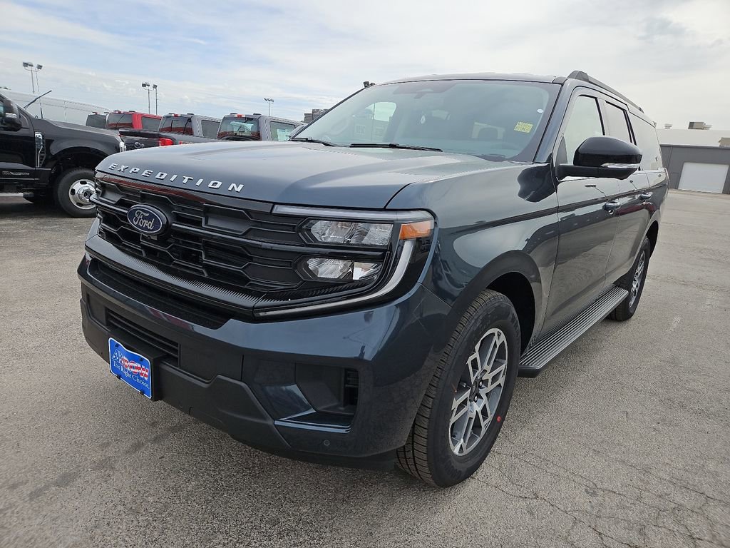 New 2026 Ford Expedition Max Active RWD image 4