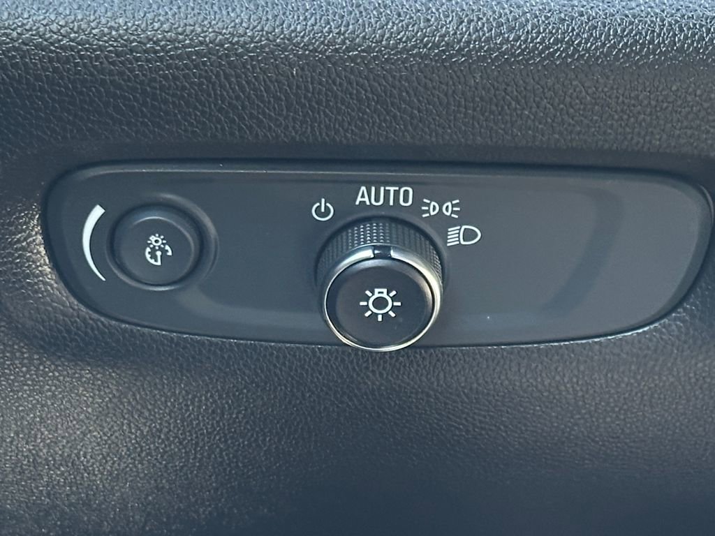 Used 2023 Chevrolet Traverse LT w/ LT Premium Package image 20