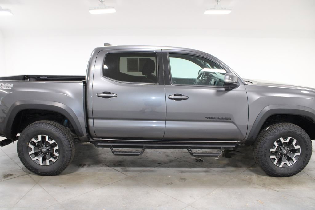 Used 2021 Toyota Tacoma TRD Off-Road AWD/4WD image 10