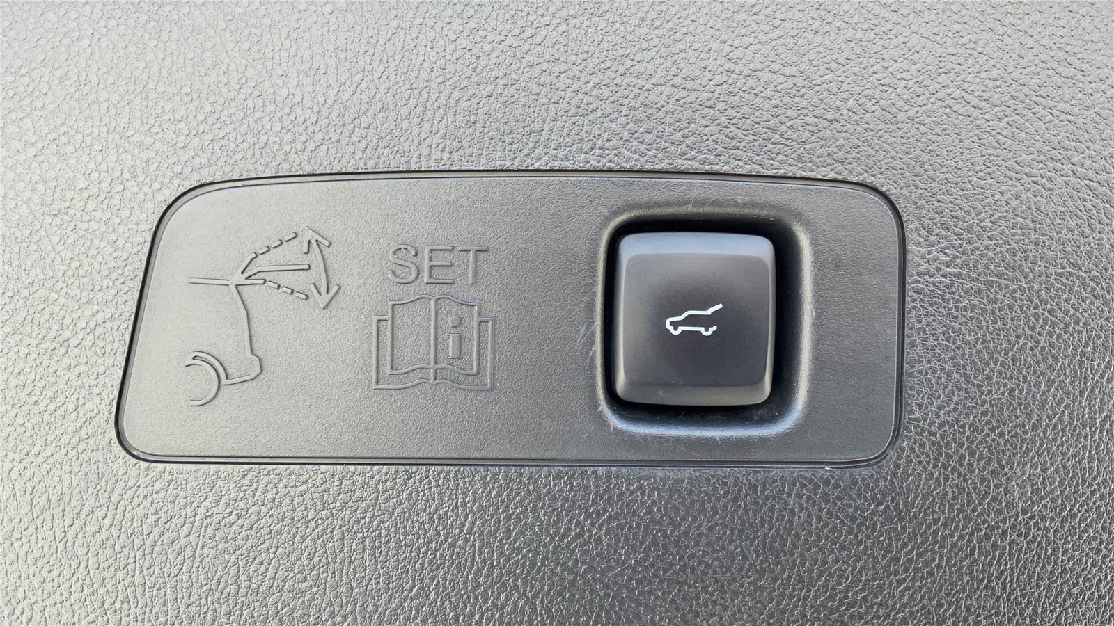 Used 2023 Lincoln Corsair AWD w/ Towing Package image 31