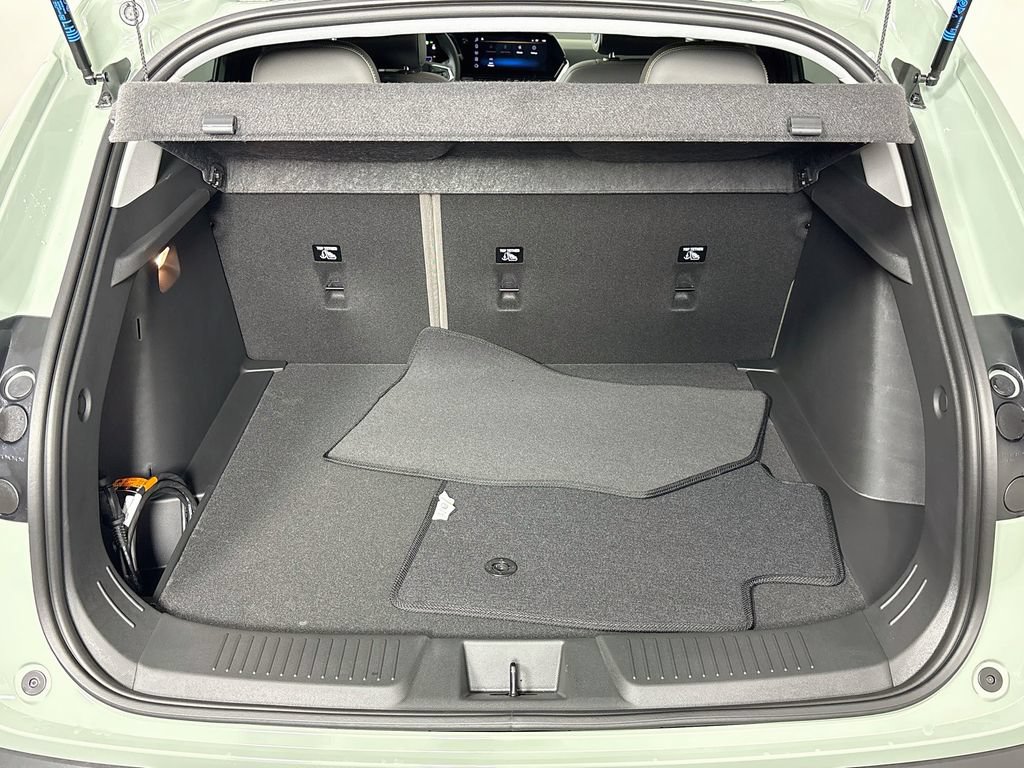 New 2026 Chevrolet Trax ACTIV w/ Sunroof Package FWD image 25