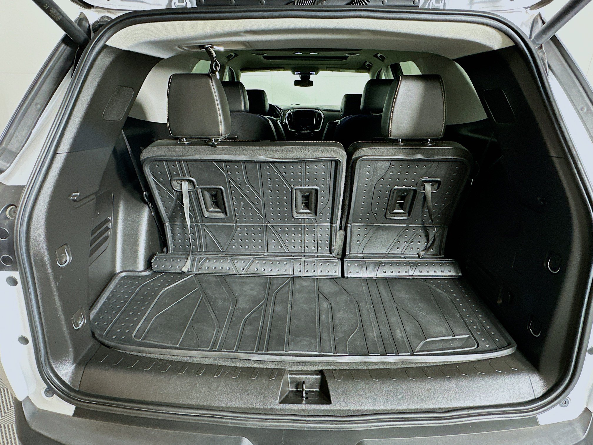 Used 2020 Chevrolet Traverse RS w/ LPO, Floor Liner Package AWD/4WD image 31