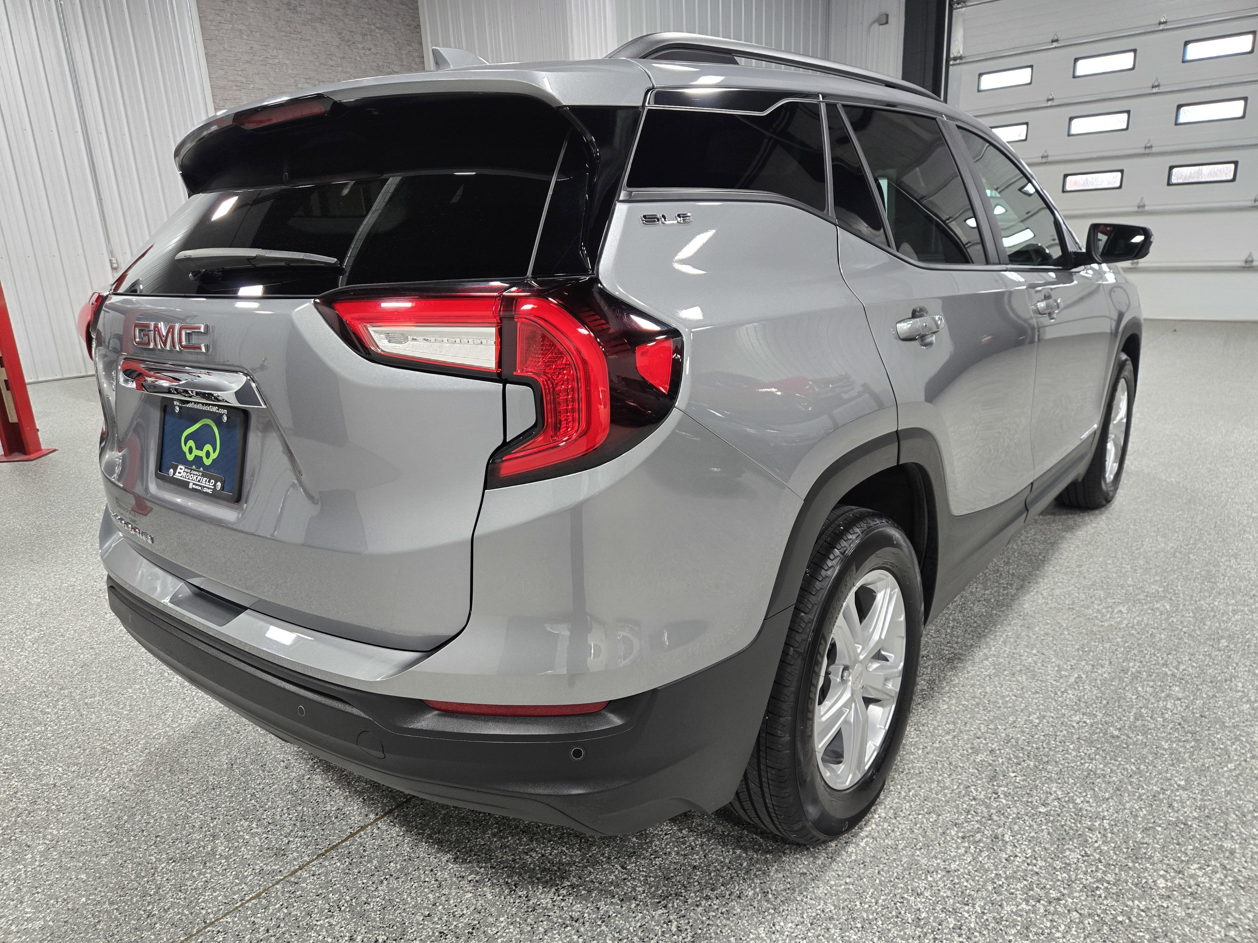 Certified 2024 GMC Terrain SLE w/ Driver Convenience Package image 5