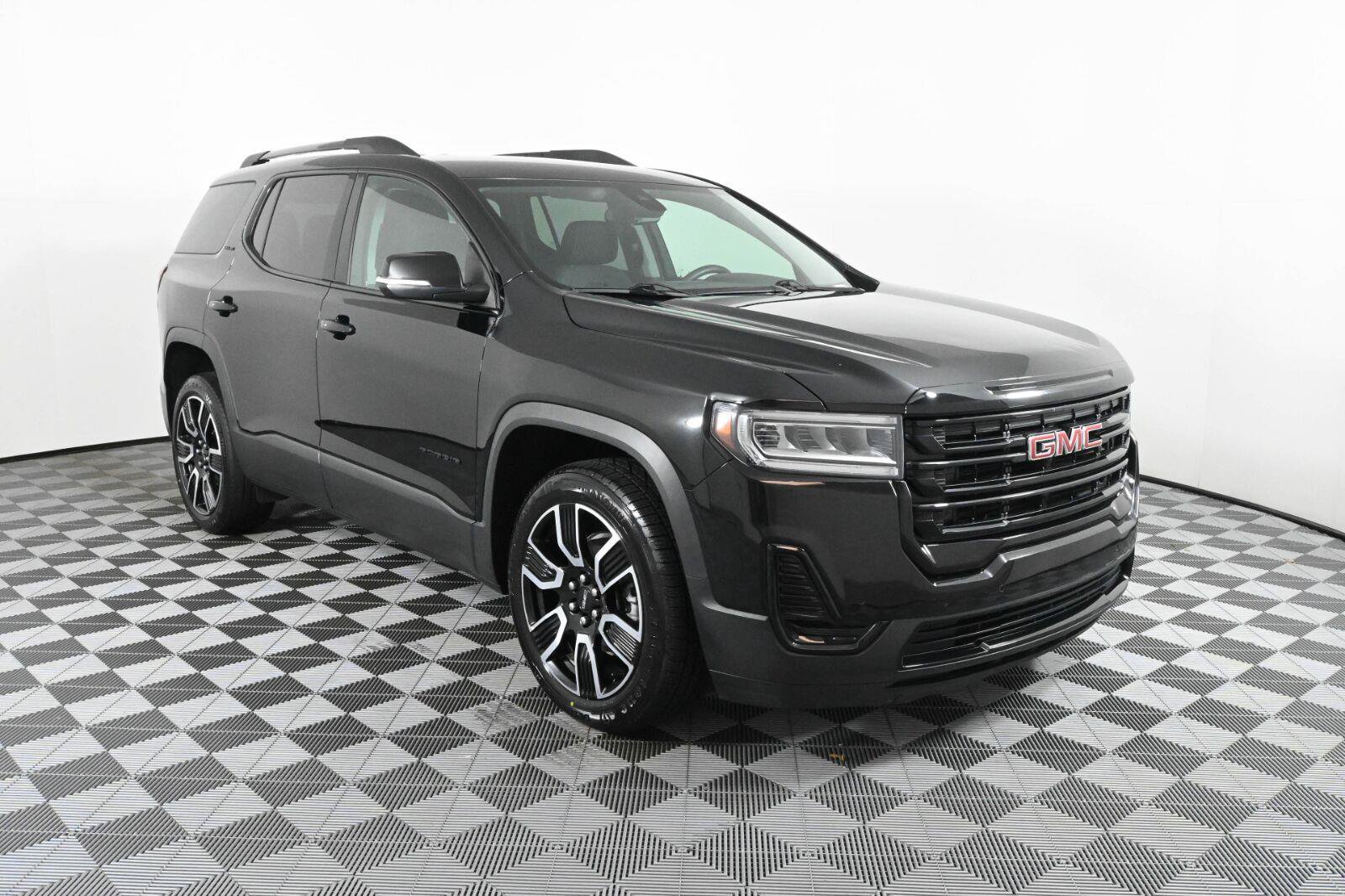 Used 2021 GMC Acadia SLE w/ Driver Convenience Package