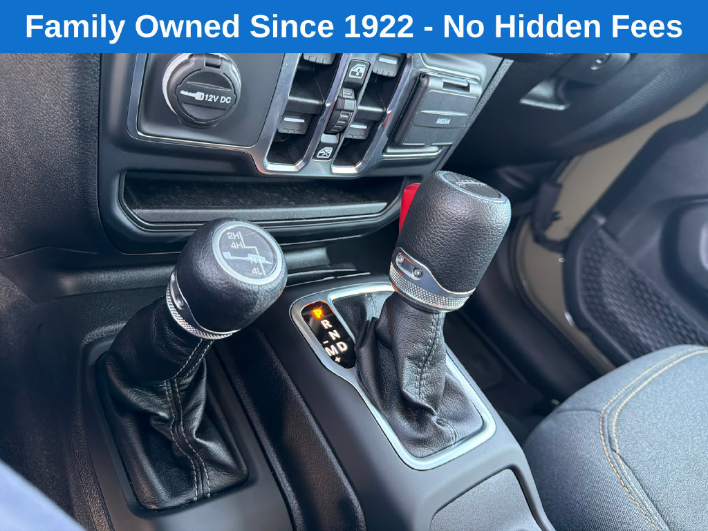 Used 2025 Jeep Gladiator Sport AWD/4WD image 31