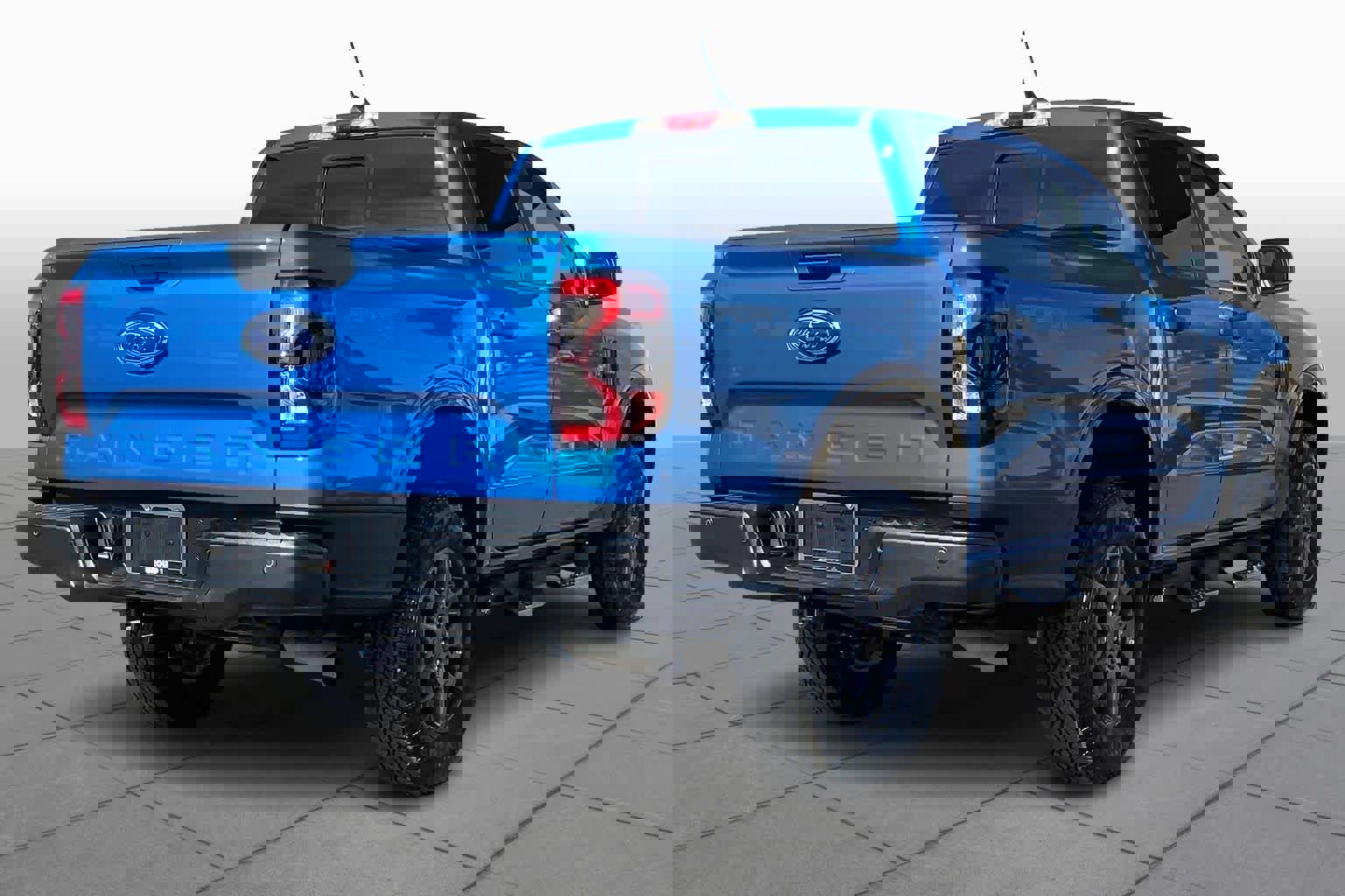 Used 2024 Ford Ranger XLT w/ Trailer Tow Package image 12