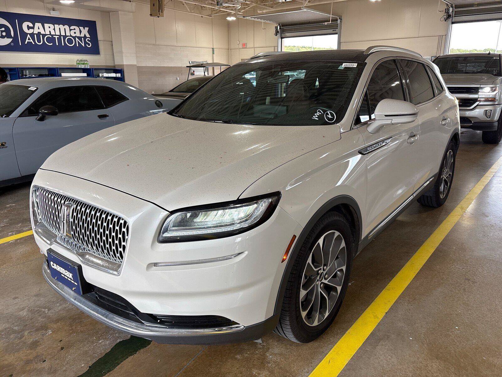 Used 2021 Lincoln Nautilus Reserve w/ Cargo Utility Package AWD/4WD image 2