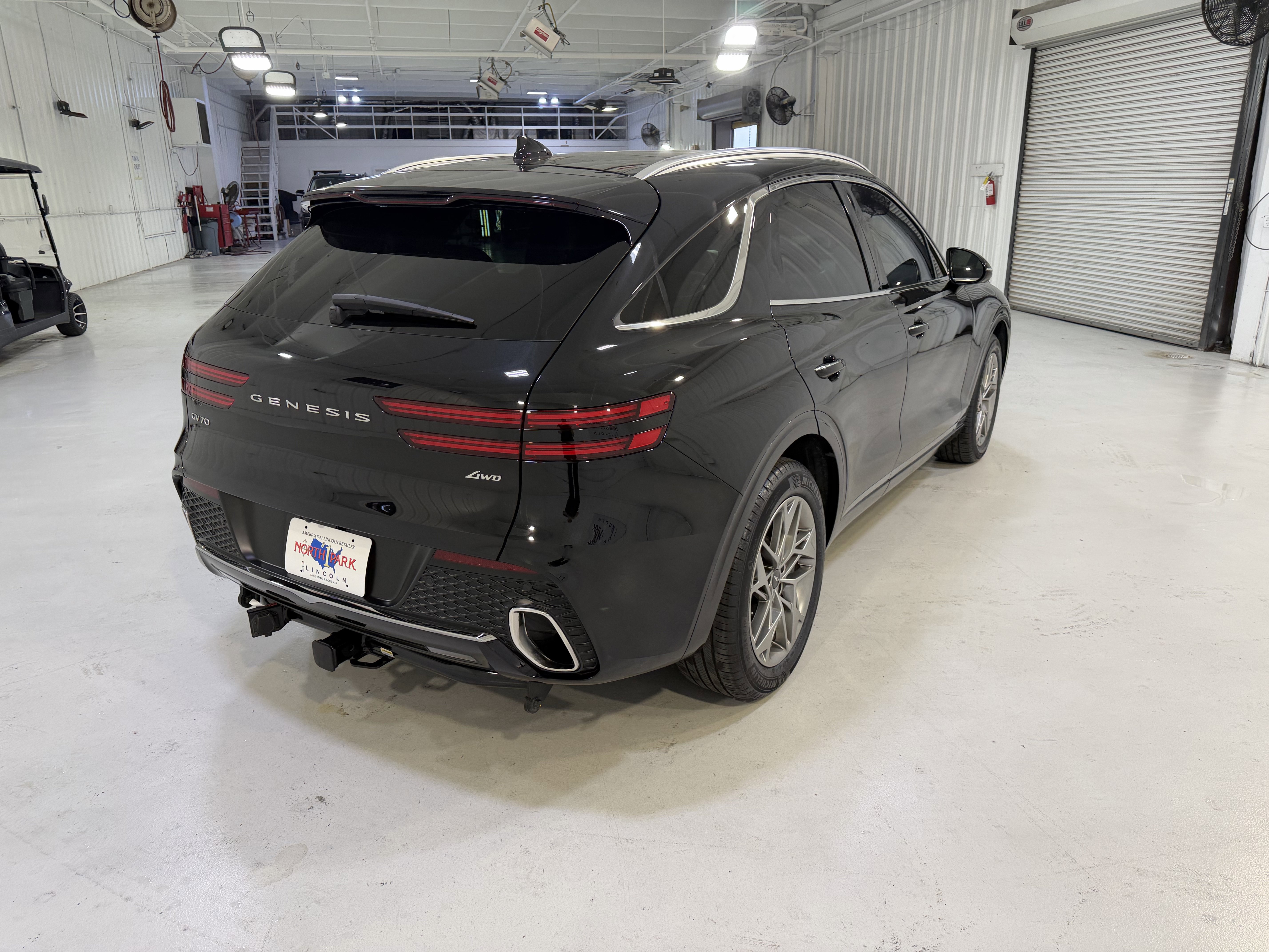 Used 2025 Genesis GV70 2.5T w/ Advanced Package AWD/4WD image 5