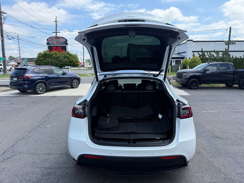 Used 2020 Tesla Model Y Long Range AWD/4WD image 27