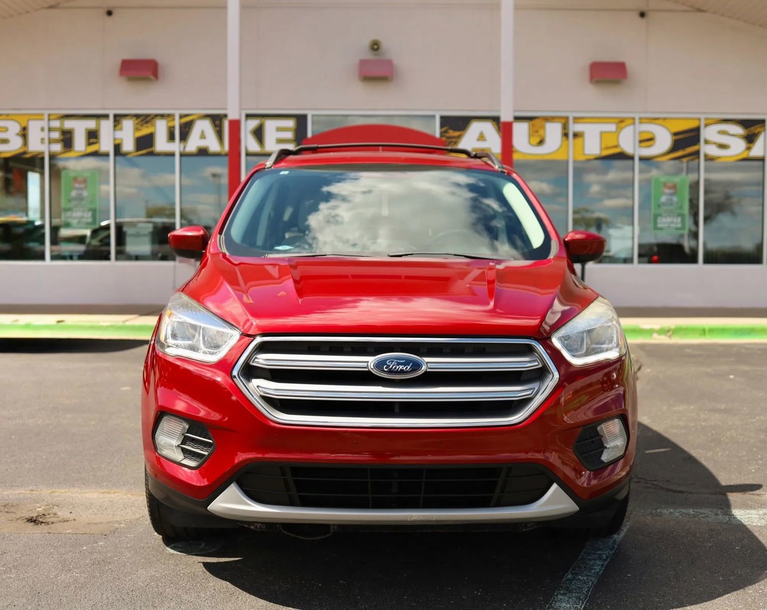 Used 2017 Ford Escape SE w/ SE Leather Comfort Package image 2