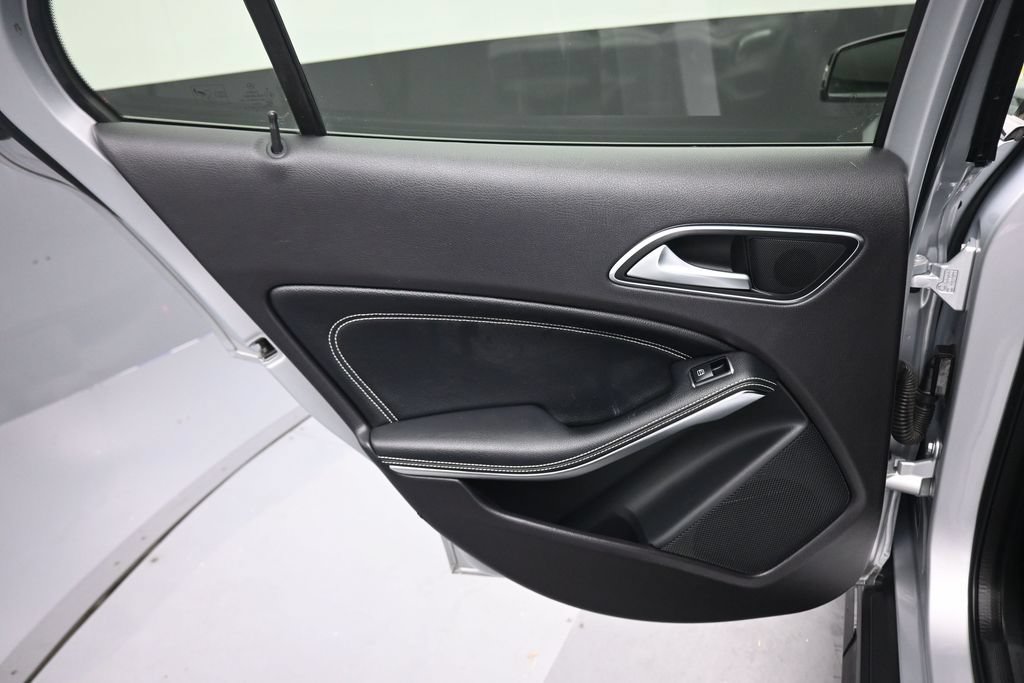 Used 2020 Mercedes-Benz GLA 250 4MATIC image 30