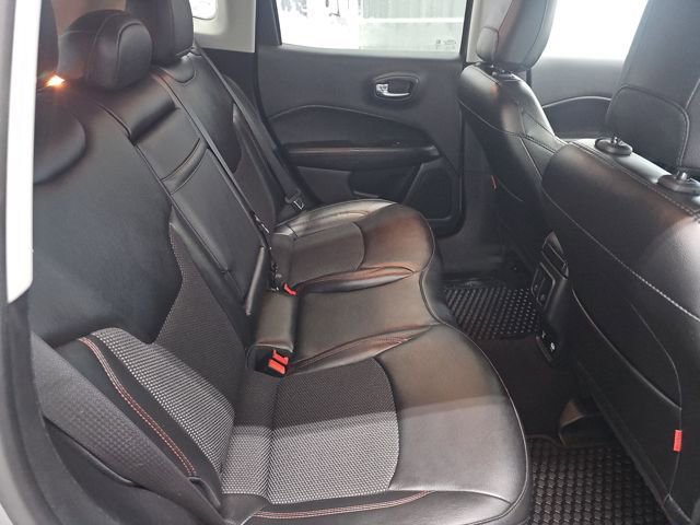 Used 2019 Jeep Compass Trailhawk image 30