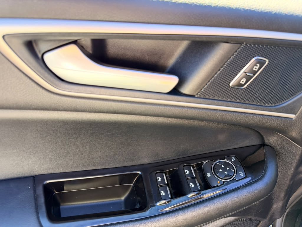 Used 2019 Ford Edge SEL w/ Equipment Group 201A AWD/4WD image 13