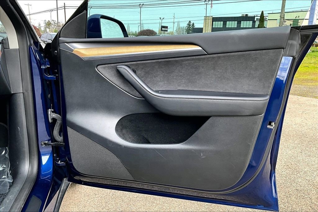 Used 2023 Tesla Model Y Long Range image 23