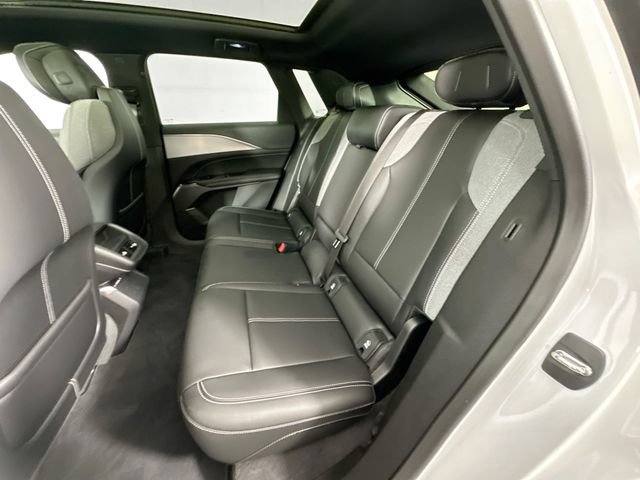 Used 2024 Cadillac Lyriq Tech w/ Driver Assist Package AWD/4WD image 25