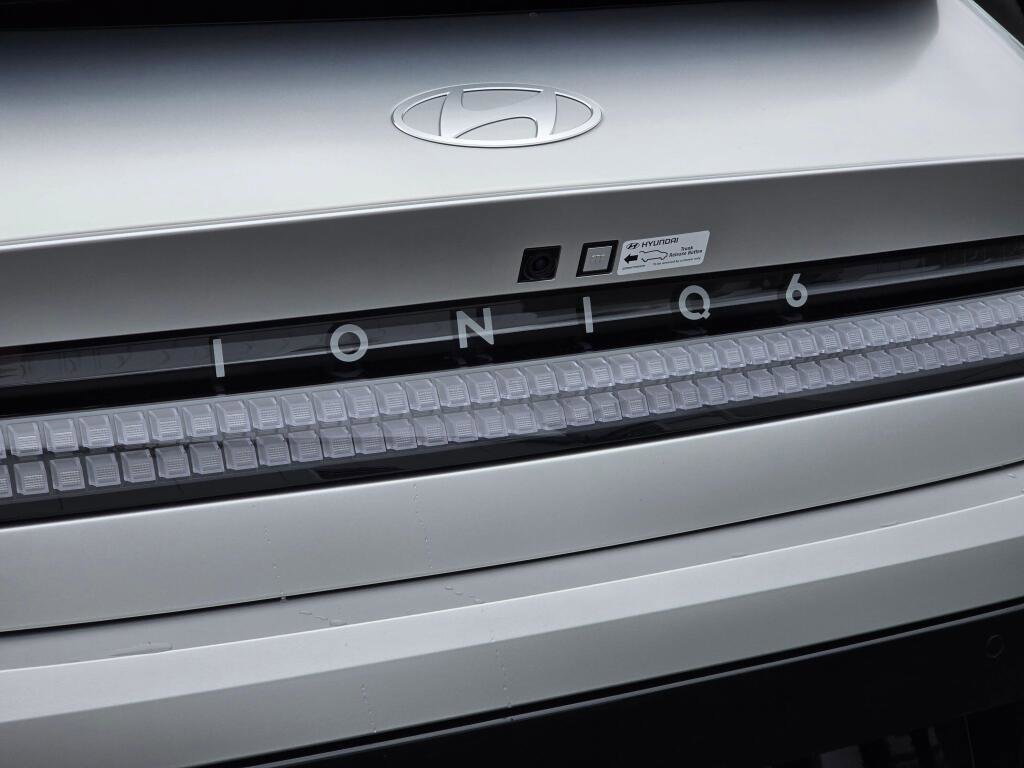 New 2025 Hyundai Ioniq 6 SEL image 12