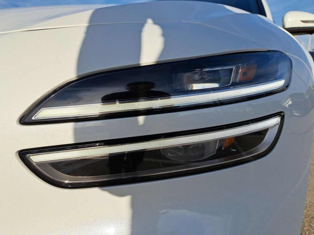 Used 2022 Genesis G70 3.3T image 10