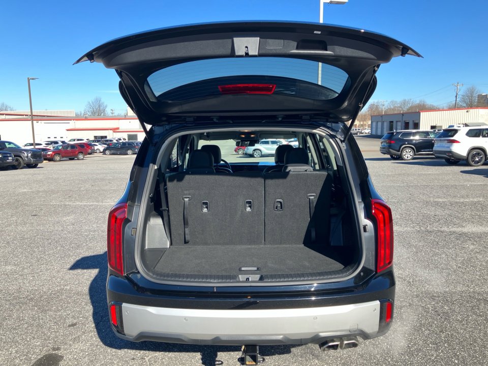 Used 2023 Kia Telluride S image 18