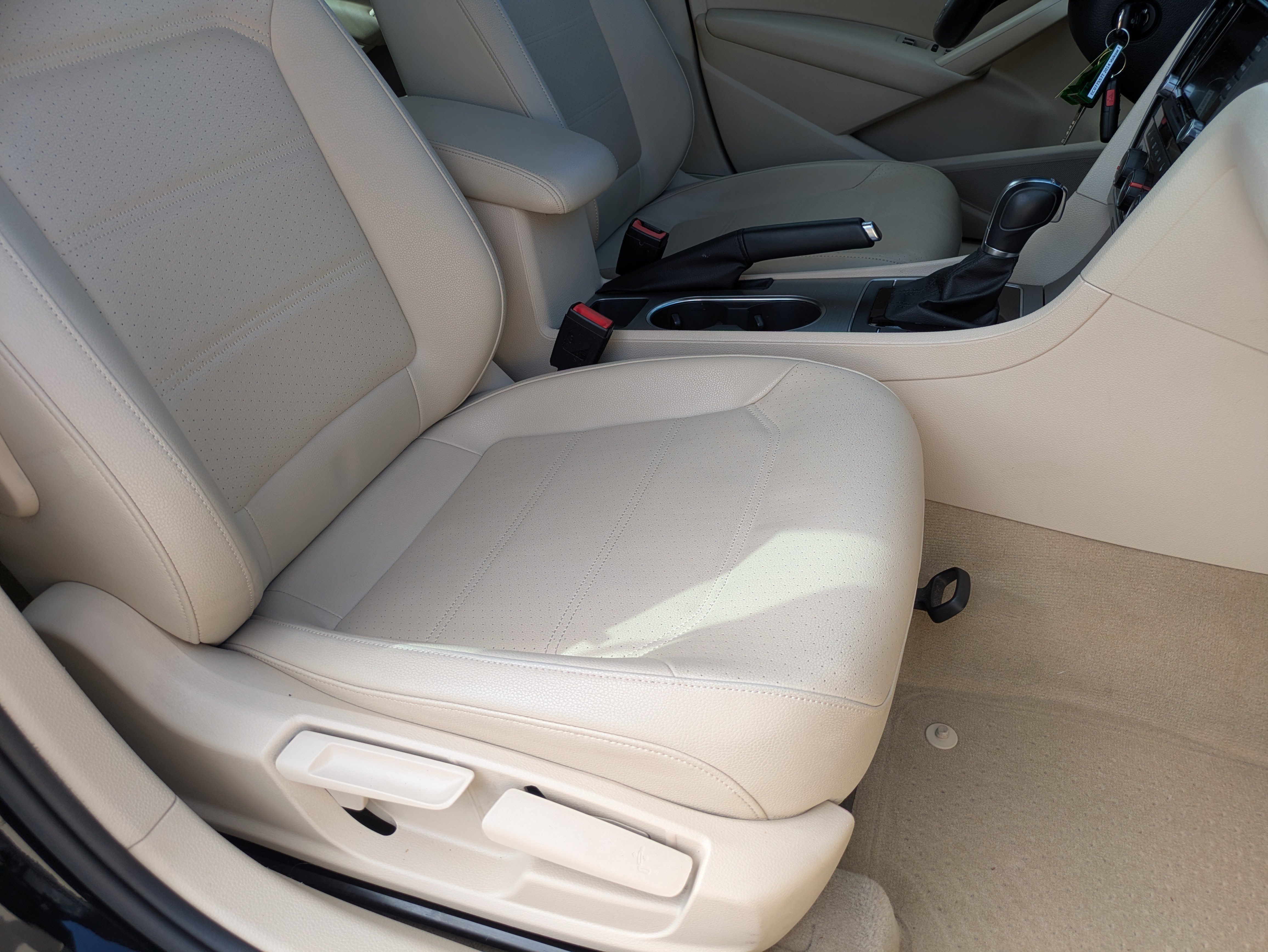 Used 2014 Volkswagen Passat TDI SE image 10