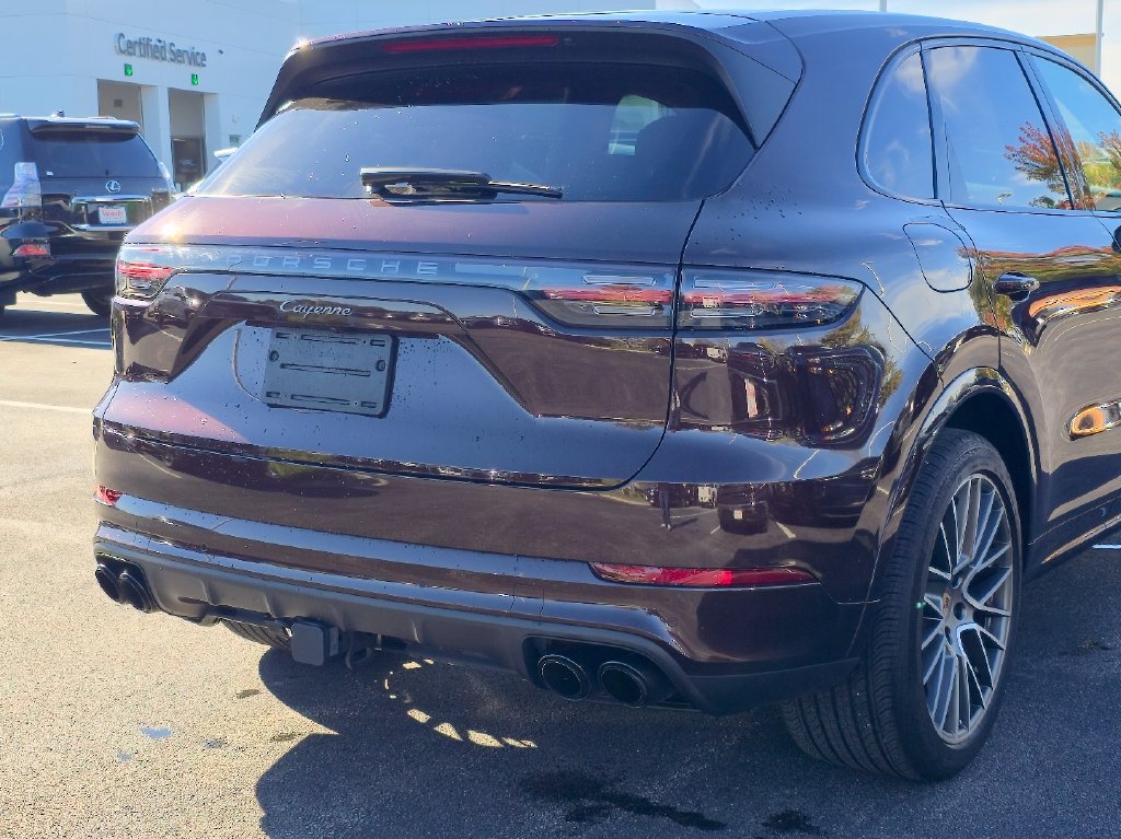 Used 2023 Porsche Cayenne Platinum Edition AWD/4WD image 34