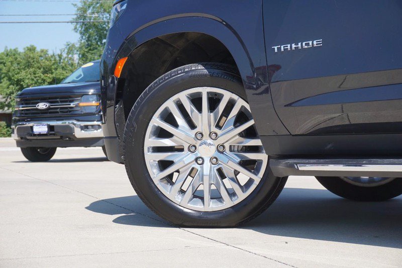Used 2023 Chevrolet Tahoe Premier AWD/4WD image 15