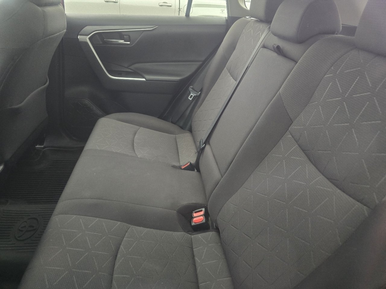 Used 2019 Toyota RAV4 XLE AWD/4WD image 24