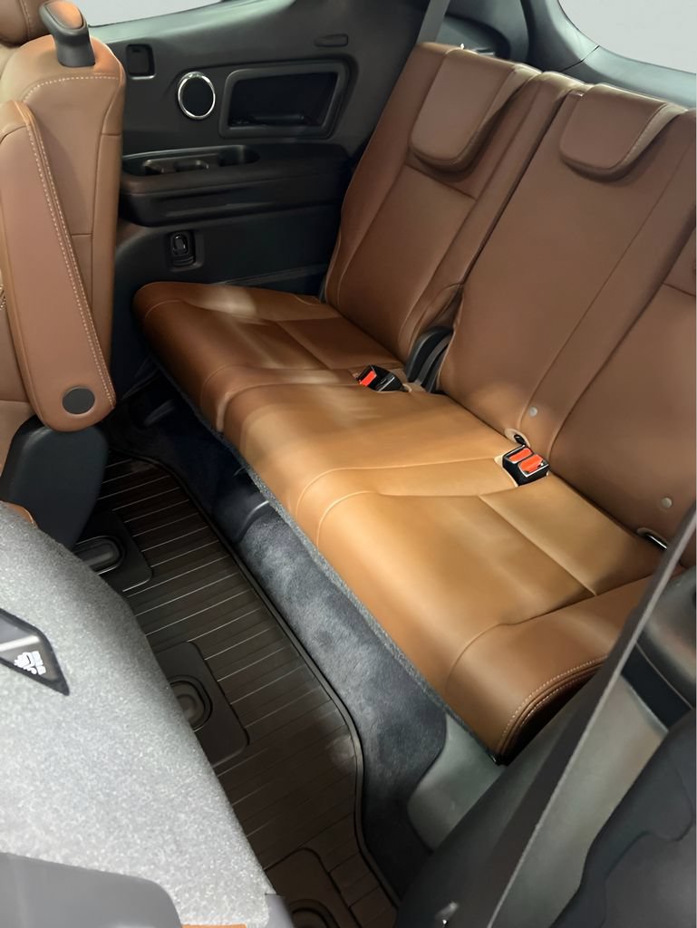 Certified 2023 Subaru Ascent Touring AWD/4WD image 13