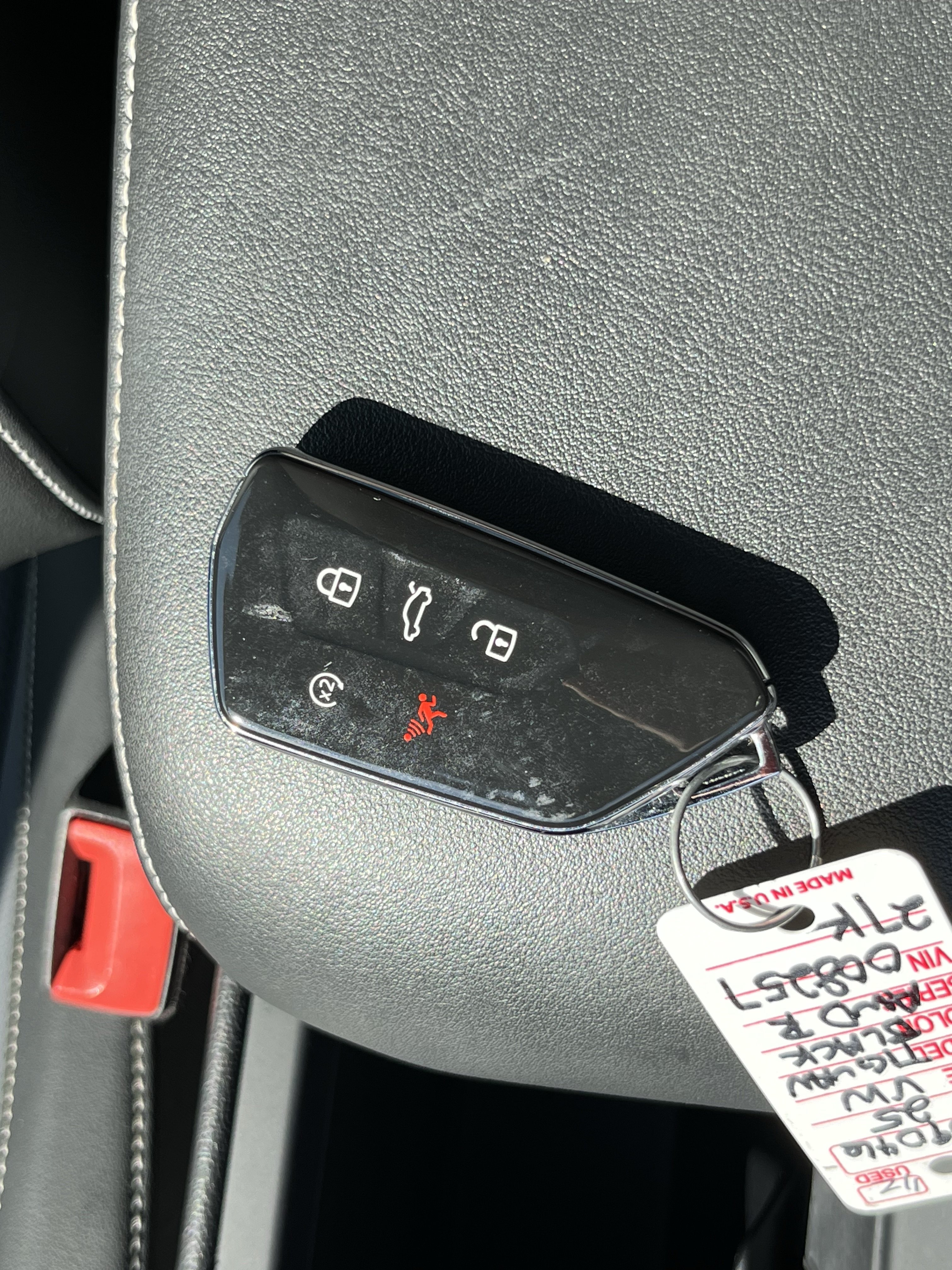 Used 2025 Volkswagen Tiguan SE R-Line AWD/4WD image 34
