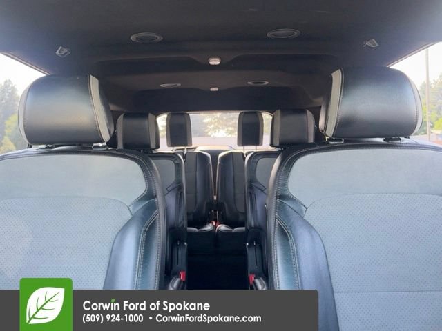 Used 2017 Ford Explorer XLT w/ Equipment Group 202A AWD/4WD image 33