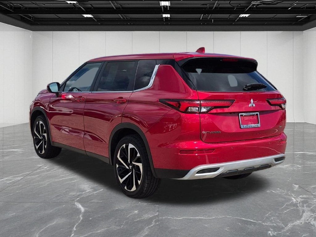 Used 2024 Mitsubishi Outlander SE FWD image 3