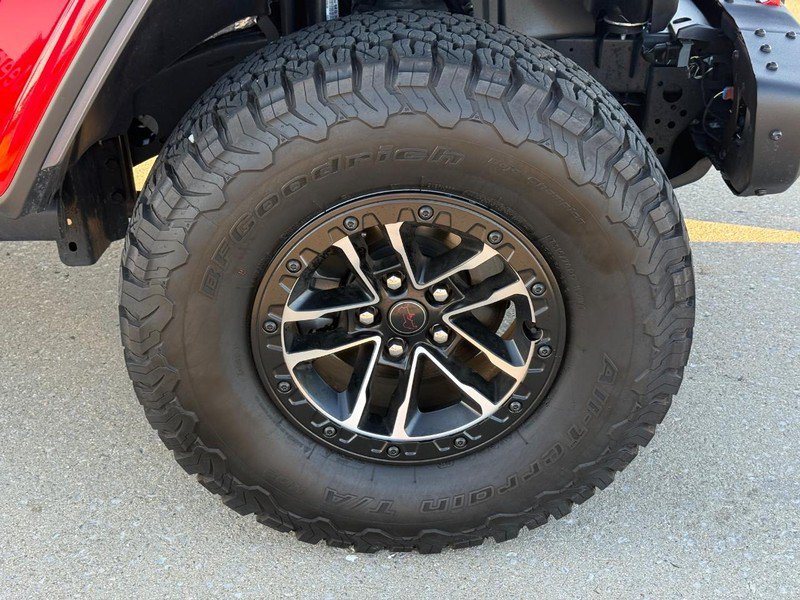 Used 2025 Jeep Wrangler Unlimited Rubicon AWD/4WD image 8