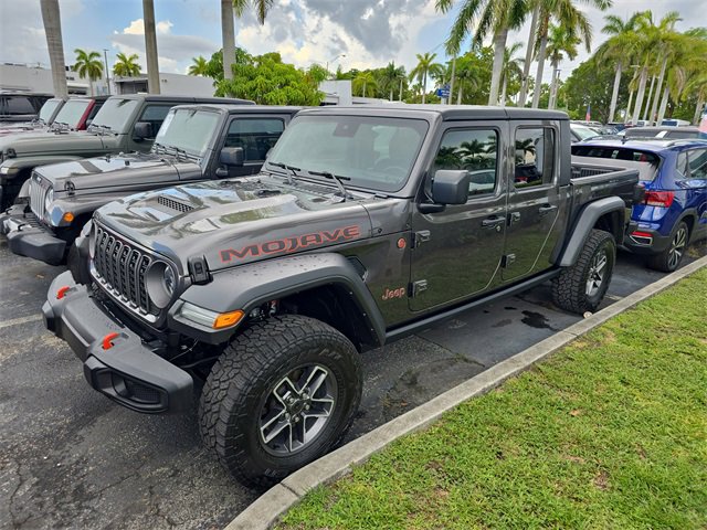 Used 2024 Jeep Gladiator Mojave w/ Safety Group image 29