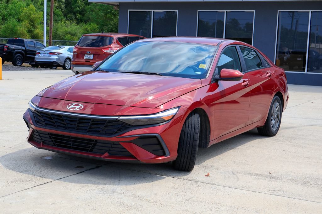 Used 2024 Hyundai Elantra SEL FWD image 23