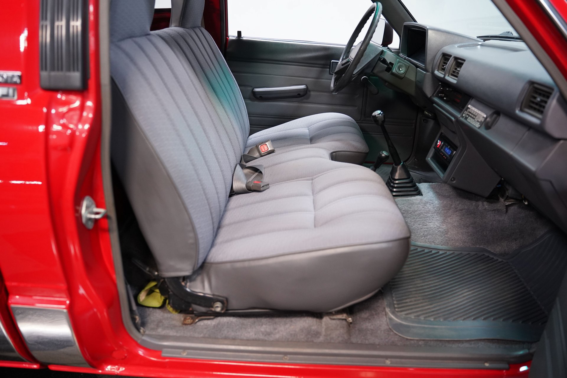 Used 1988 Toyota Pickup 4x4 Regular Cab image 37