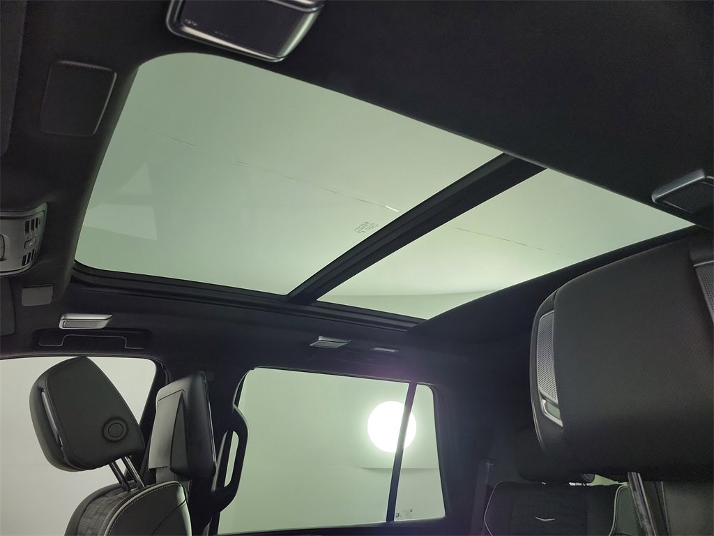 Certified 2024 Cadillac Escalade V w/ Heavy-Duty Trailer Package image 18