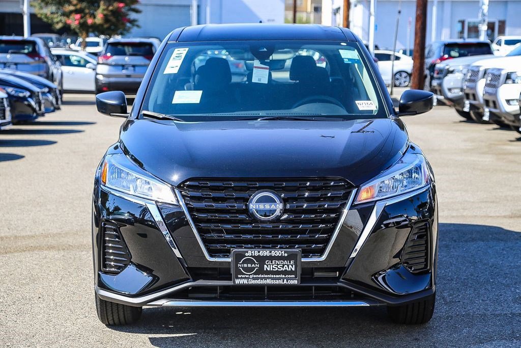 New 2025 Nissan Kicks Play S w/ Interior Electronics Package FWD image 2