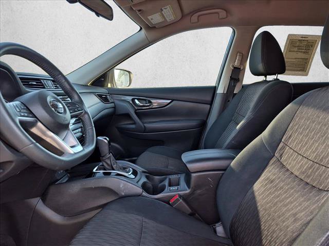 Used 2018 Nissan Rogue SV w/ Premium Package FWD image 16