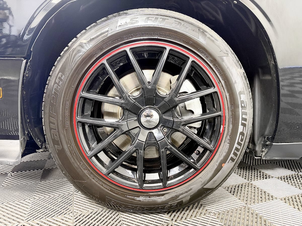 Used 2012 Dodge Challenger R/T RWD image 21