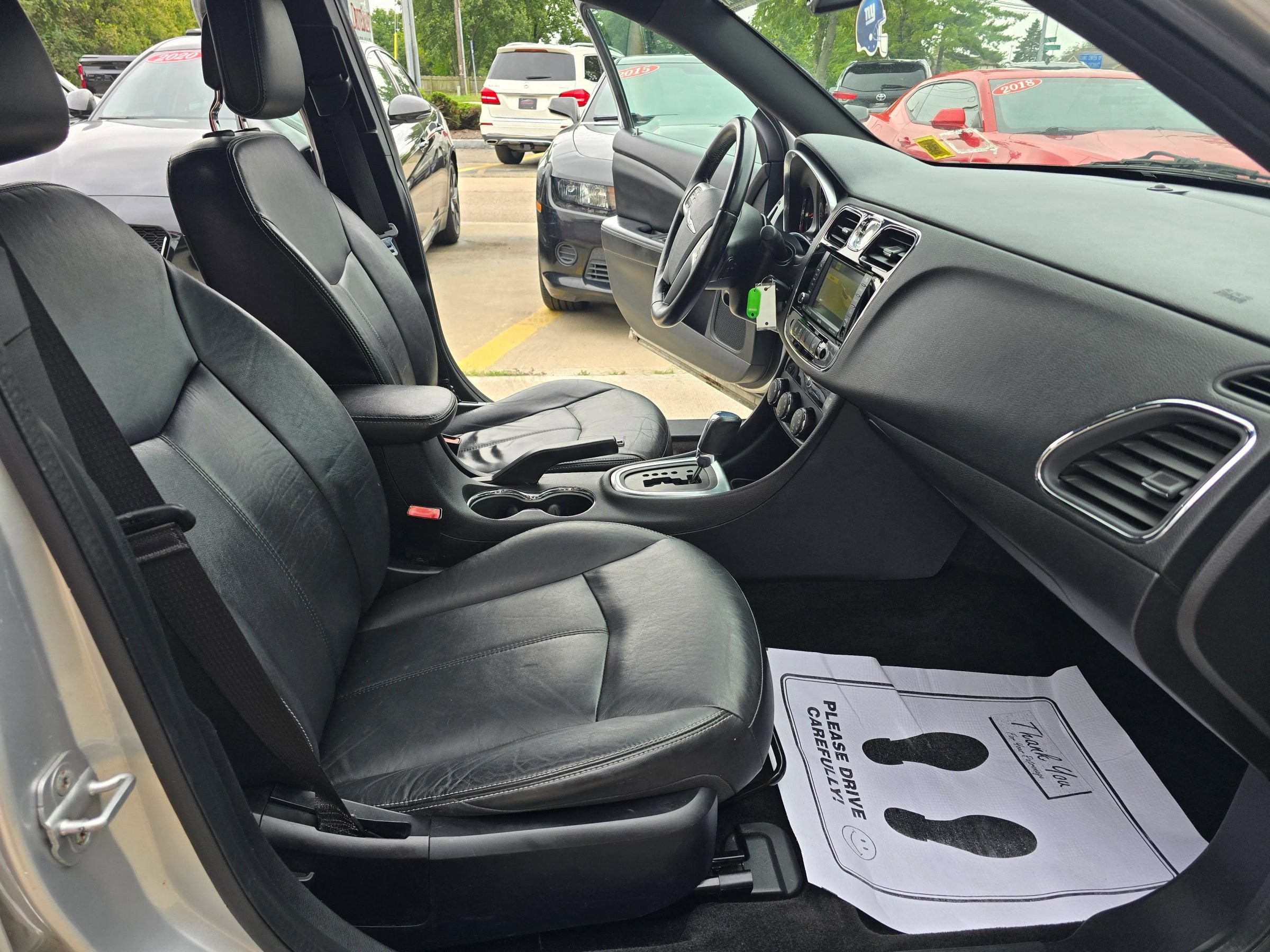 Used 2011 Chrysler 200 Limited FWD image 12