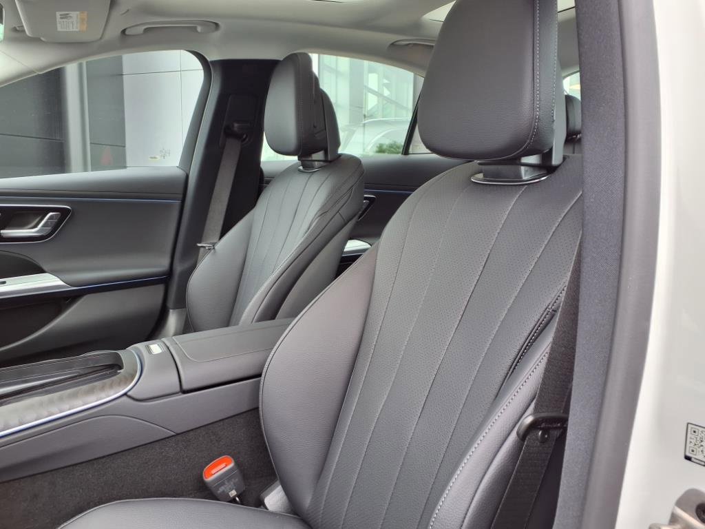 New 2025 Mercedes-Benz E 450 4MATIC Sedan image 13