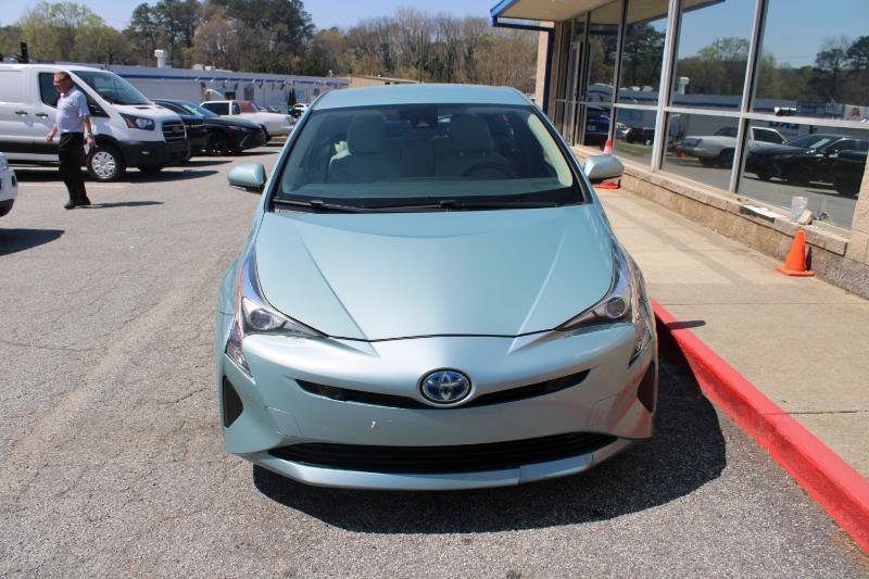 Used 2017 Toyota Prius Three image 2