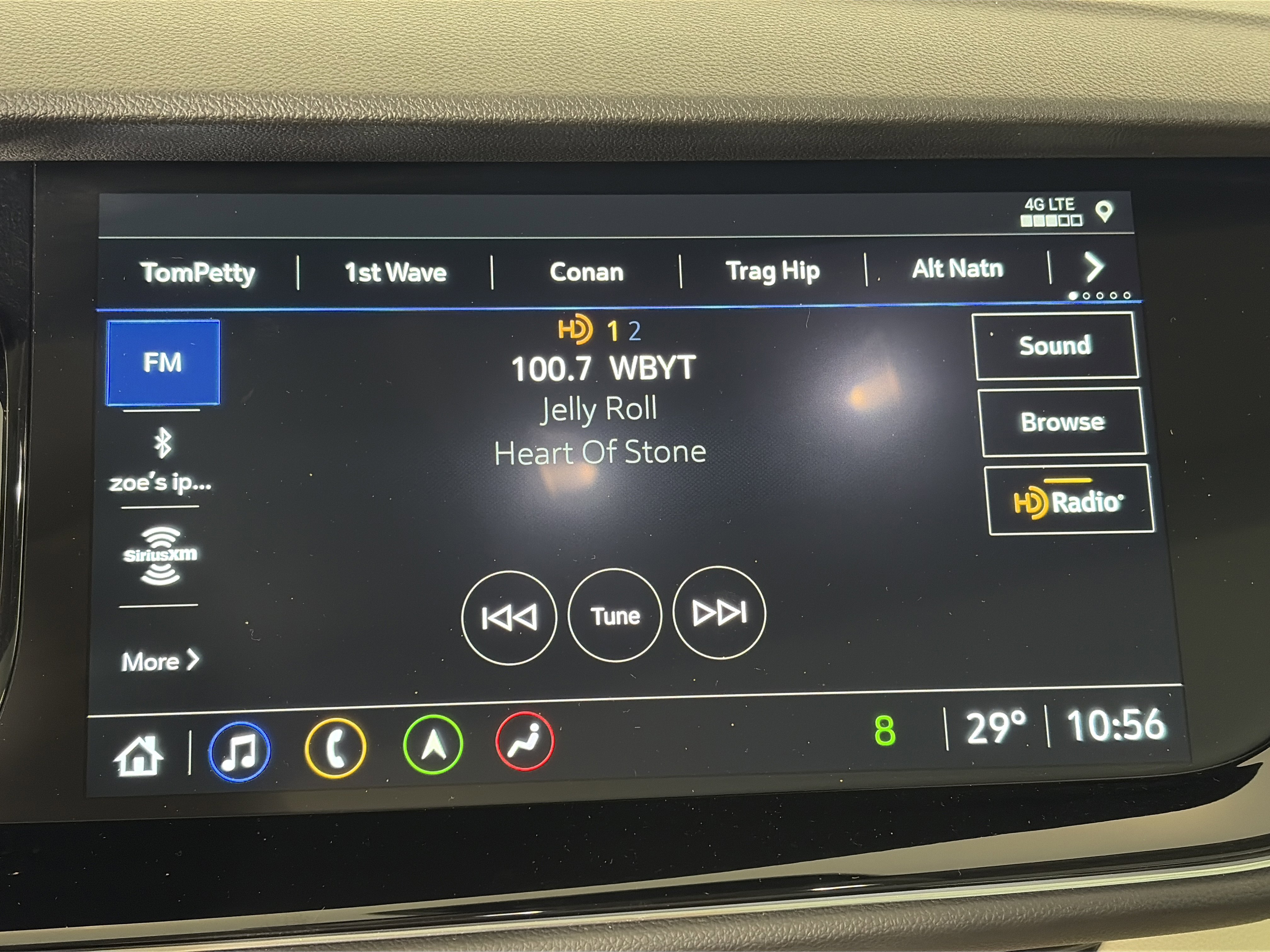 Certified 2023 Buick Envision Avenir image 21