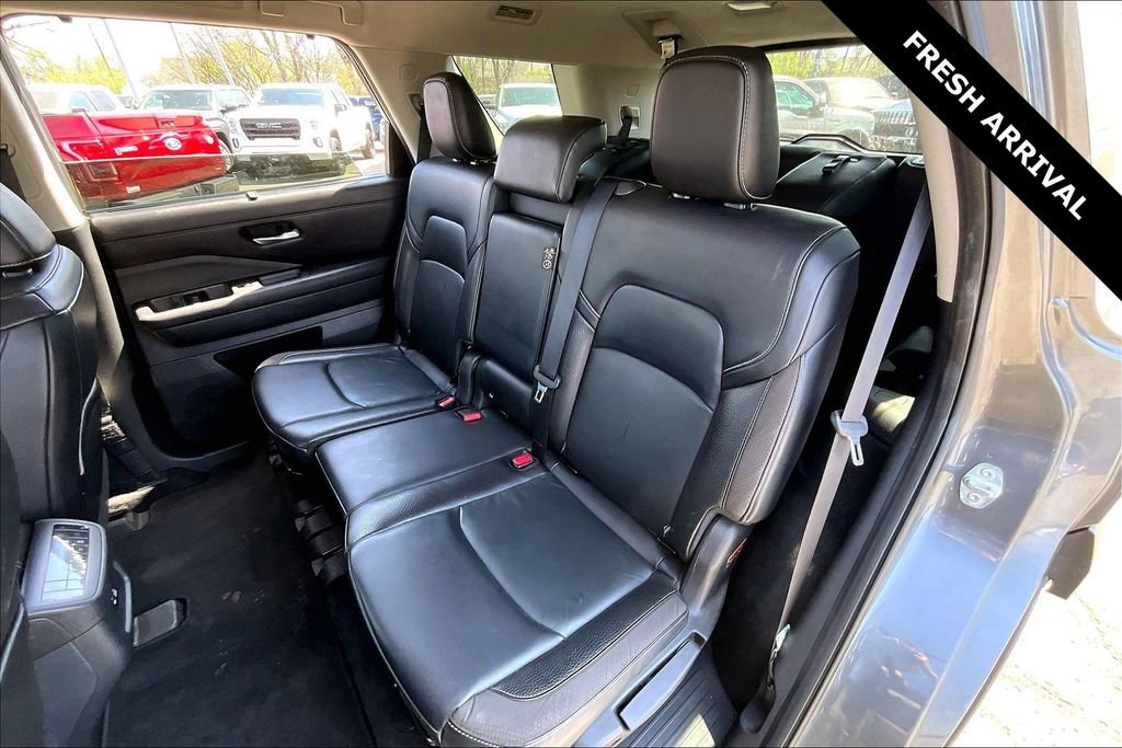Used 2022 Nissan Pathfinder SL AWD/4WD image 21