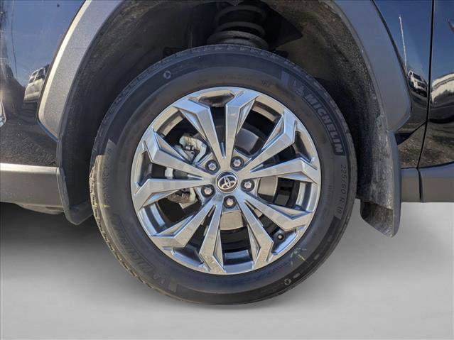 Used 2025 Toyota RAV4 XLE Premium image 22
