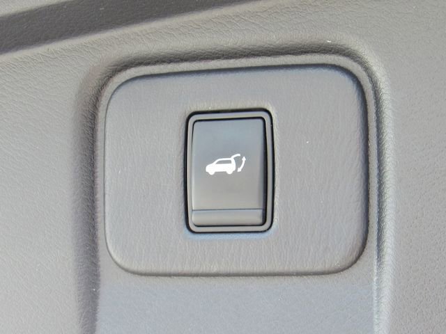 Used 2016 Nissan Murano Platinum w/ Platinum Technology Package FWD image 6