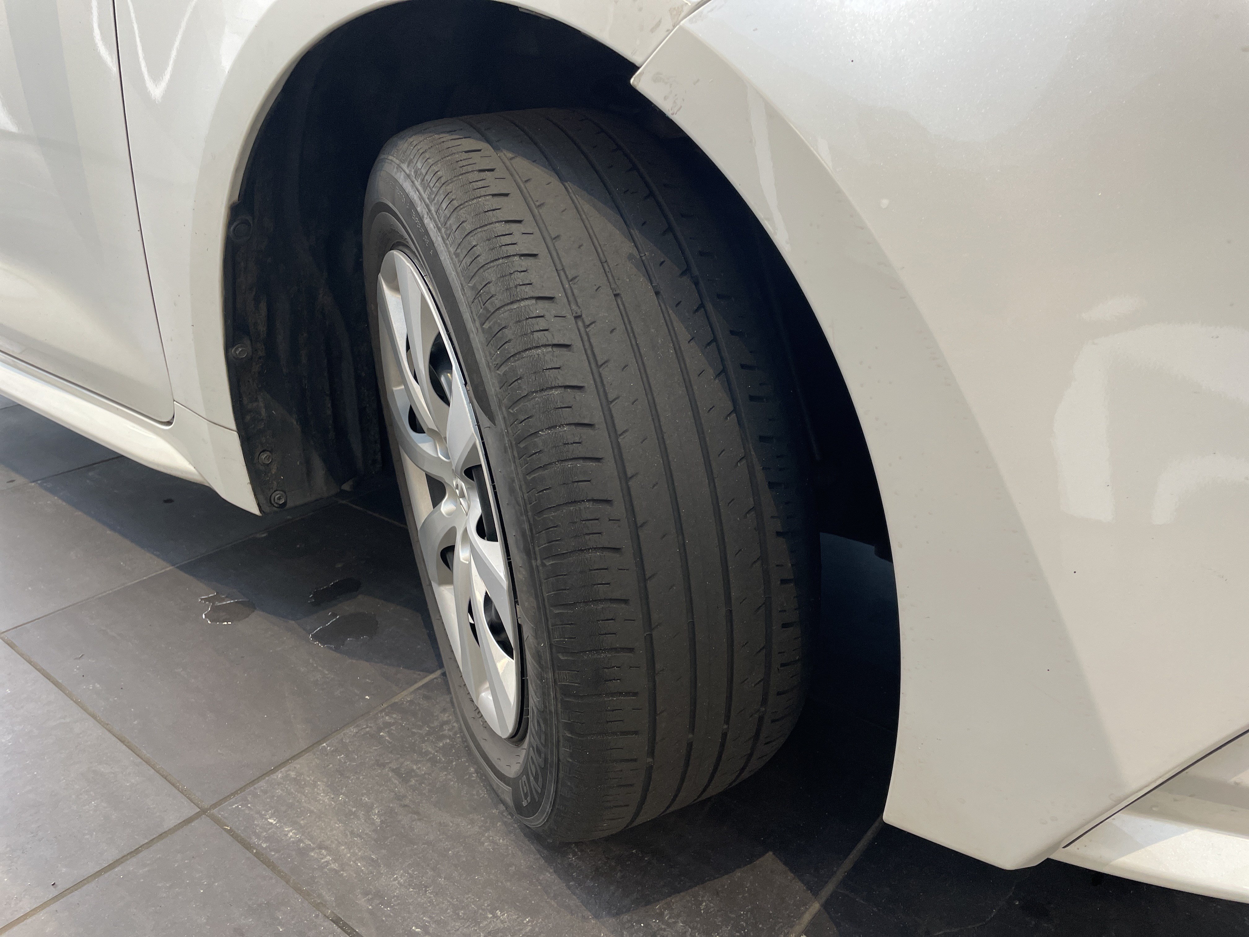Used 2022 Toyota Corolla LE FWD image 13