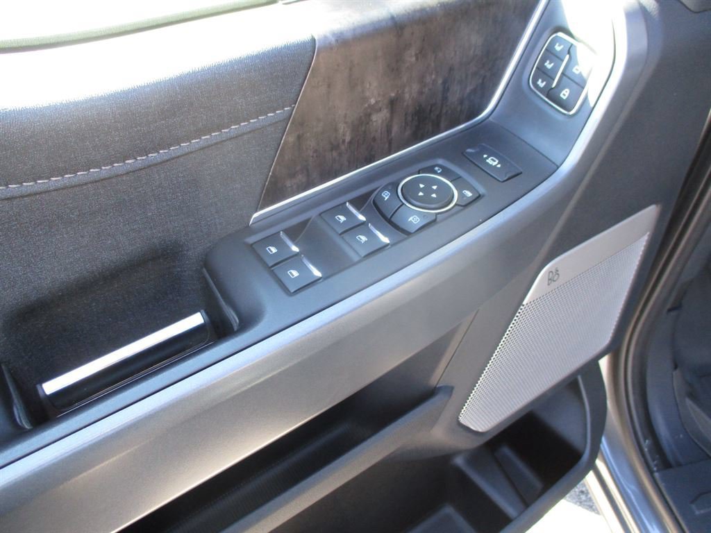 Used 2023 Ford F350 Lariat w/ Lariat Ultimate Package AWD/4WD image 12