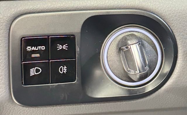 Used 2021 Porsche Cayenne image 21