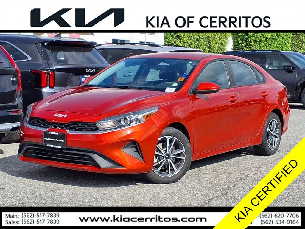 Certified 2022 Kia Forte LXS FWD image 1
