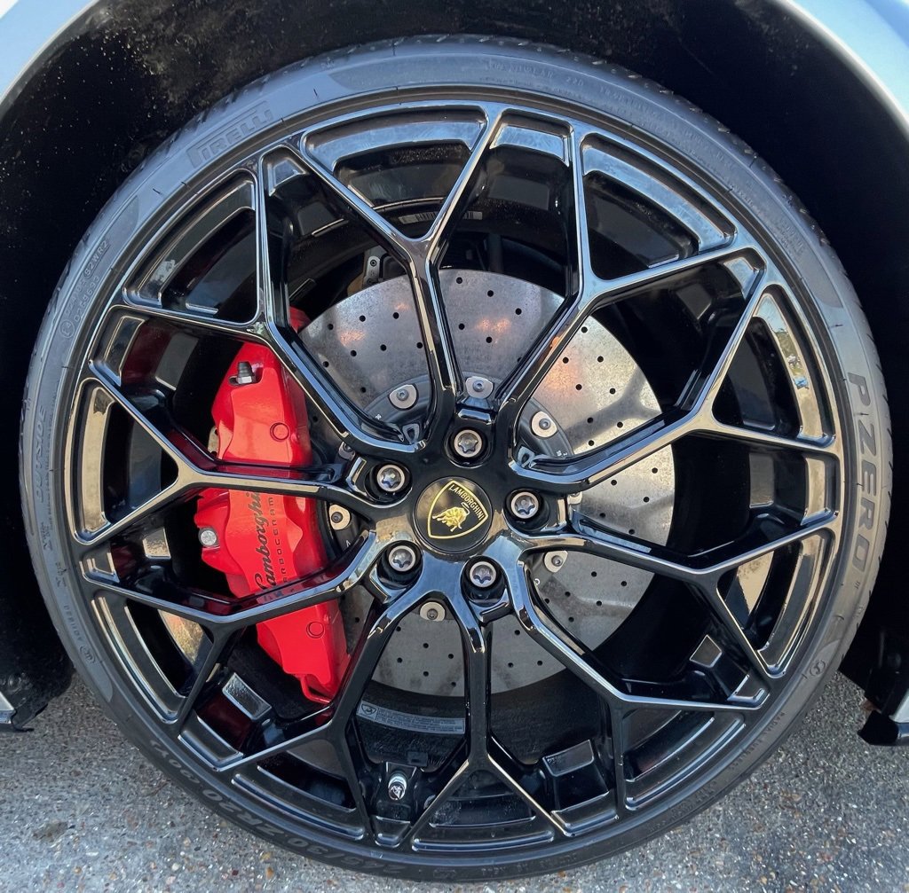 Used 2020 Lamborghini Huracan EVO image 15